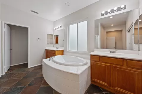Bath - 49335 Douglas St, Indio, CA 92201 photo 2 of 3