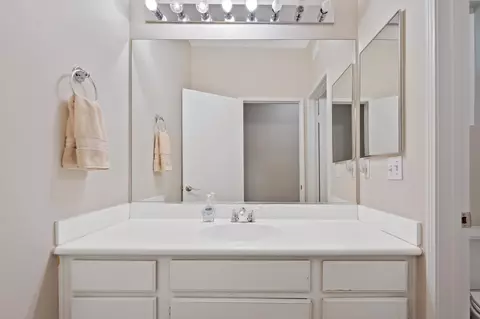 Bath - 49335 Douglas St, Indio, CA 92201 photo 3 of 3