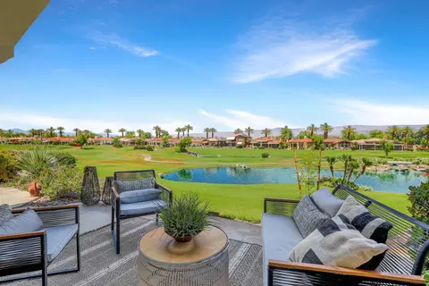 502 Desert Holly Dr, Palm Desert, CA 92211