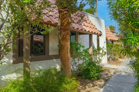 343 W Mariscal Rd, Palm Springs, CA 92262