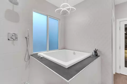 Bath - 42795 Ponte Ct, Indio, CA 92203 photo 4 of 7