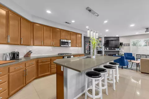 Kitchen - 42795 Ponte Ct, Indio, CA 92203 photo 4 of 7