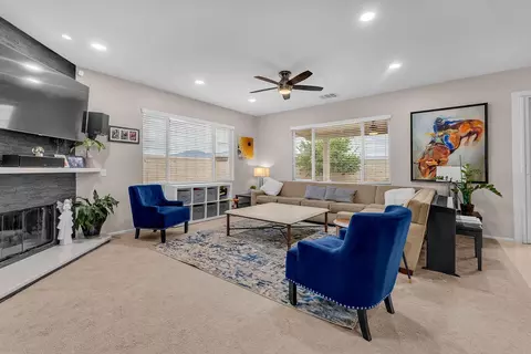 Living - 42795 Ponte Ct, Indio, CA 92203 photo 2 of 4