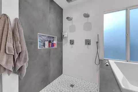 Bath - 42795 Ponte Ct, Indio, CA 92203 photo 3 of 7