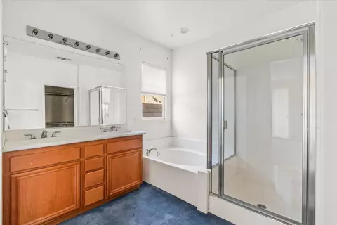 Bath - 82707 Scenic Dr, Indio, CA 92201 photo 1 of 3