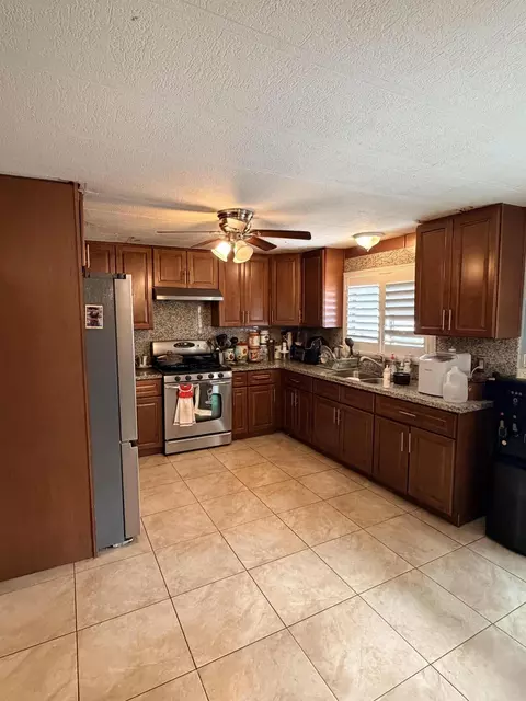 43532 Clinton St, Indio, CA 92201 photo 2