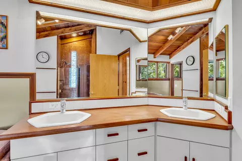 Bath - 24700 Forest Dr, Idyllwild, CA 92549 photo 3 of 4
