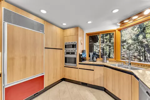 Kitchen - 24700 Forest Dr, Idyllwild, CA 92549 photo 4 of 8