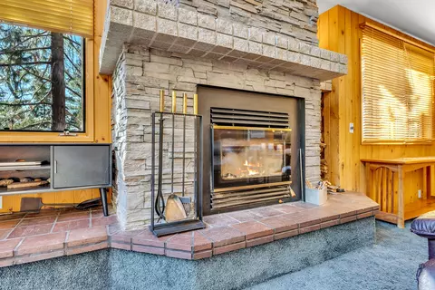Living - 24700 Forest Dr, Idyllwild, CA 92549 photo 4 of 7