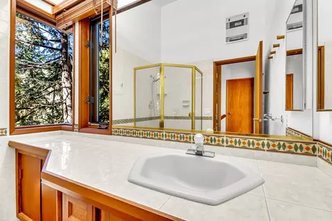 Bath - 24700 Forest Dr, Idyllwild, CA 92549 photo 2 of 4