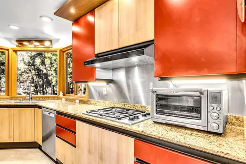 Kitchen - 24700 Forest Dr, Idyllwild, CA 92549 photo 3 of 8