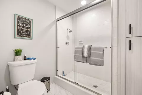 Bath - 43337 Lacovia Dr, Bermuda Dunes, CA 92203 photo 1 of 2