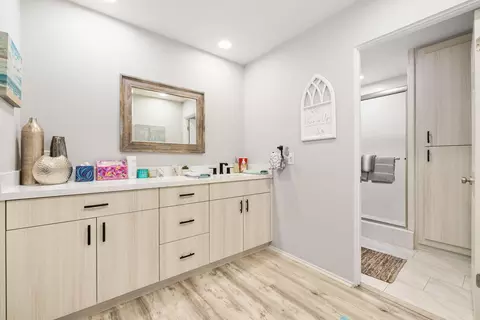 Bath - 43337 Lacovia Dr, Bermuda Dunes, CA 92203 photo 2 of 2