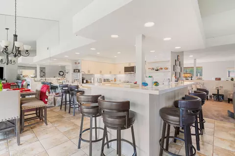 Kitchen - 43337 Lacovia Dr, Bermuda Dunes, CA 92203 photo 2 of 3