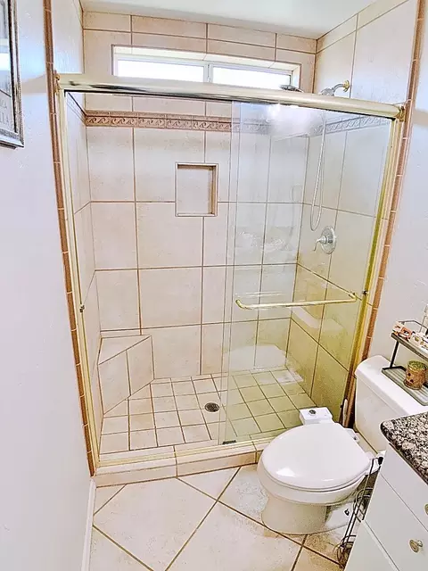 Bath - 82077 Sundown Ct, Indio, CA 92201 photo 5 of 6