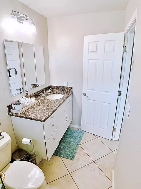 Bath - 82077 Sundown Ct, Indio, CA 92201 photo 6 of 6