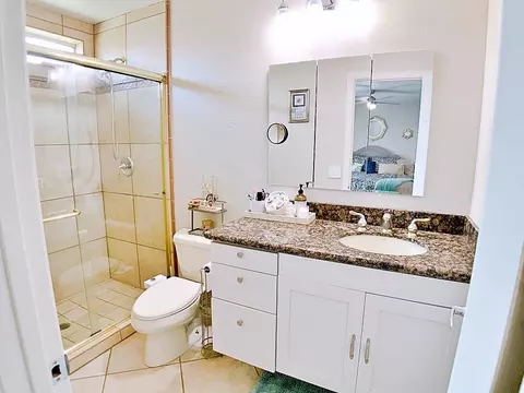 Bath - 82077 Sundown Ct, Indio, CA 92201 photo 4 of 6