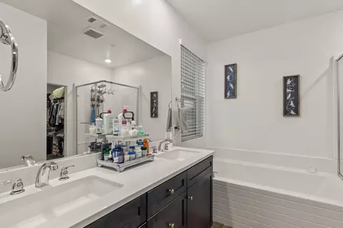Bath - 40647 Galileo St, Indio, CA 92203 photo 2 of 3