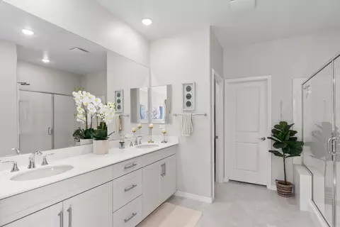 Bath - 42811 Torno Pl, Indio, CA 92203 photo 1 of 3
