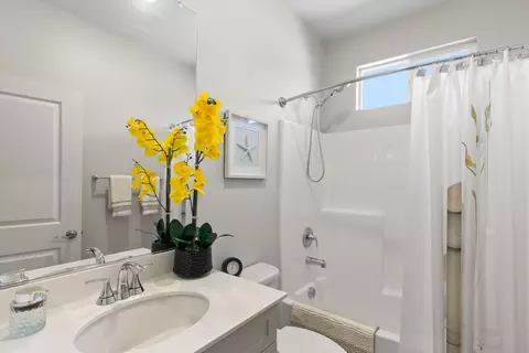 Bath - 42811 Torno Pl, Indio, CA 92203 photo 3 of 3