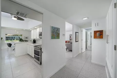 519 Desert Lakes Dr, Palm Springs, CA 92264