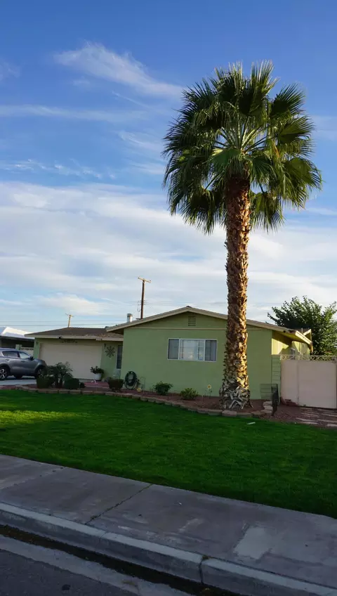 Exterior - 81077 Francis Ave, Indio, CA 92201 photo 4 of 9