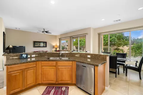 Kitchen - 40147 Calle Ebano, Indio, CA 92203 photo 3 of 4