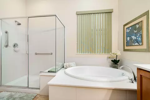 Bath - 40147 Calle Ebano, Indio, CA 92203 photo 2 of 3