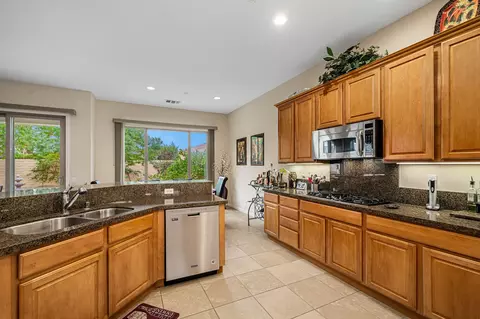 Kitchen - 40147 Calle Ebano, Indio, CA 92203 photo 4 of 4