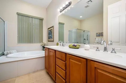 Bath - 40147 Calle Ebano, Indio, CA 92203 photo 1 of 3