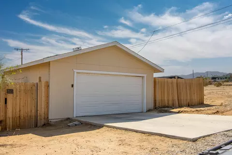 Other - 61581 Granada Dr, Joshua Tree, CA 92252 photo 3 of 9