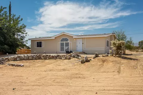 61581 Granada Dr, Joshua Tree, CA 92252
