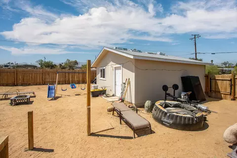 Exterior - 61581 Granada Dr, Joshua Tree, CA 92252 photo 13 of 14