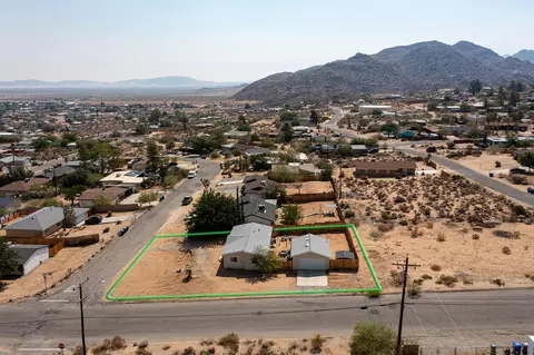 View/Area - 61581 Granada Dr, Joshua Tree, CA 92252 photo 3 of 9