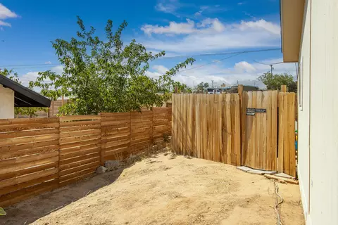 Exterior - 61581 Granada Dr, Joshua Tree, CA 92252 photo 6 of 14