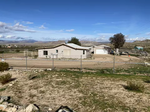 Exterior - 52020 Joshua Tree Rd, Johnson Valley, CA 92285 photo 6 of 16