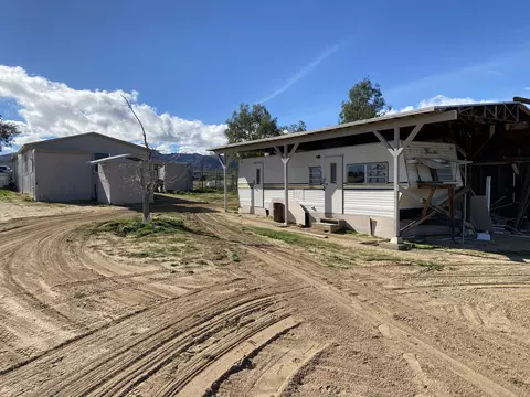 Exterior - 52020 Joshua Tree Rd, Johnson Valley, CA 92285 photo 14 of 16