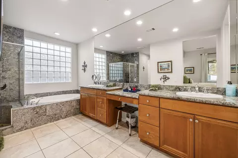 Bath - 39559 Olite Ct, Indio, CA 92203 photo 1 of 8