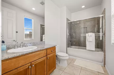 Bath - 39559 Olite Ct, Indio, CA 92203 photo 6 of 8