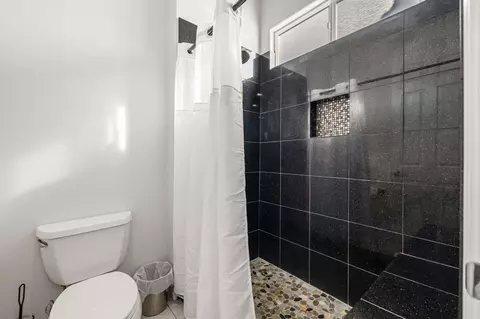 Bath - 39559 Olite Ct, Indio, CA 92203 photo 4 of 8