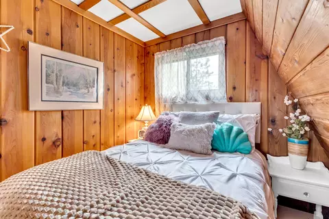 Bedroom - 53454 Double View Dr, Idyllwild, CA 92549 photo 4 of 6