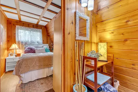 Bedroom - 53454 Double View Dr, Idyllwild, CA 92549 photo 2 of 6