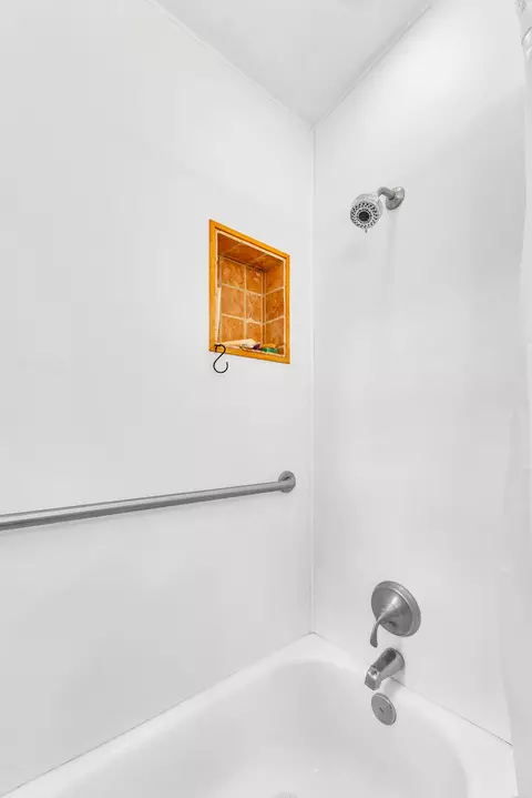 Bath - 53454 Double View Dr, Idyllwild, CA 92549 photo 5 of 6