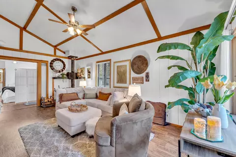 Living - 53454 Double View Dr, Idyllwild, CA 92549 photo 2 of 5