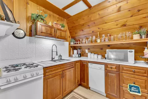 Kitchen - 53454 Double View Dr, Idyllwild, CA 92549 photo 1 of 4