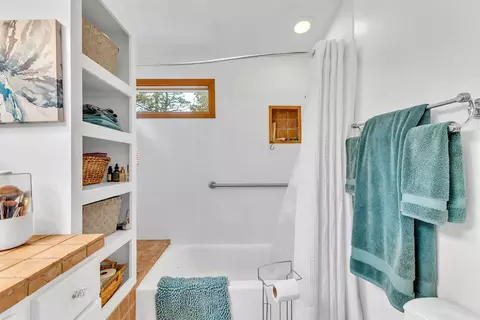 Bath - 53454 Double View Dr, Idyllwild, CA 92549 photo 4 of 6