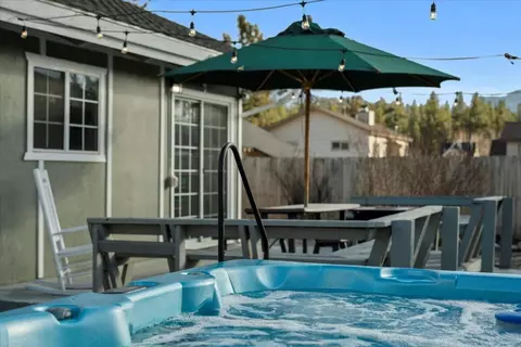 Exterior - 913 Mount Doble Dr, Big Bear City, CA 92314 photo 10 of 16