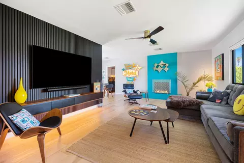 2227 Paseo Roseta, Palm Springs, CA 92262