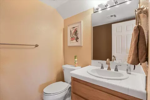 Bath - 81033 Jamie Way, Indio, CA 92201 photo 2 of 2