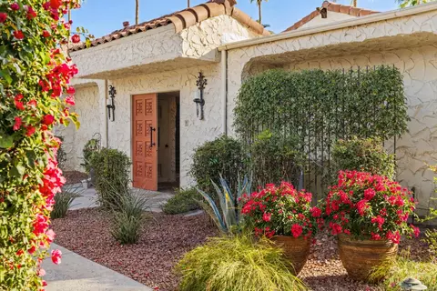 1833 S Araby Dr, Palm Springs, CA 92264
